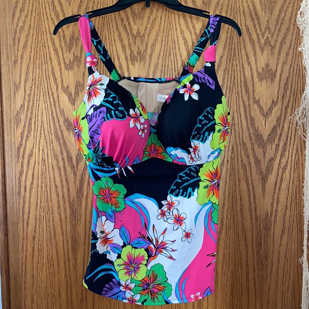 Lane Bryant swim tankini top. Bra size 38G